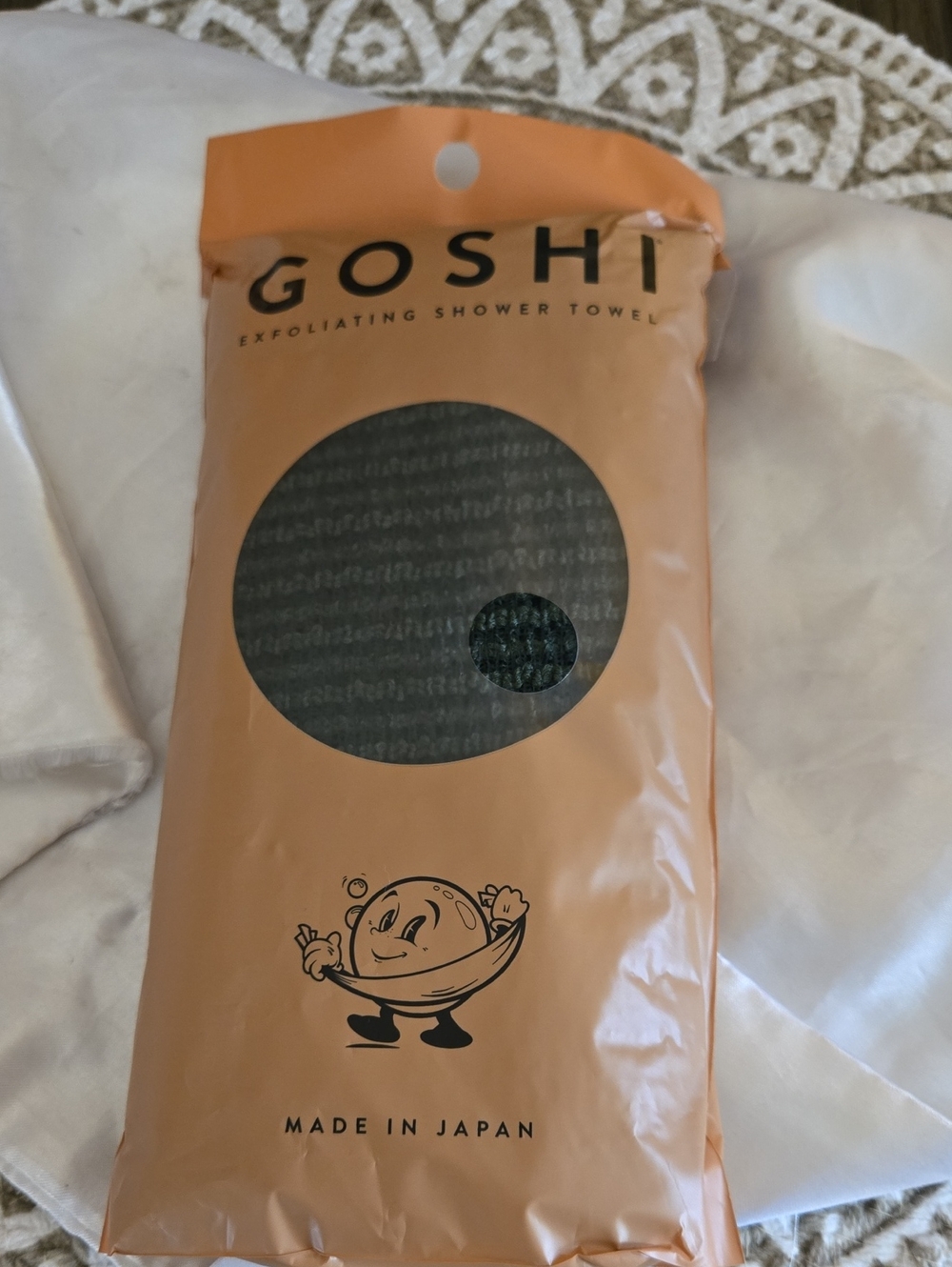GOSHI Exfoliating Shower Towel. Brand New in Package.